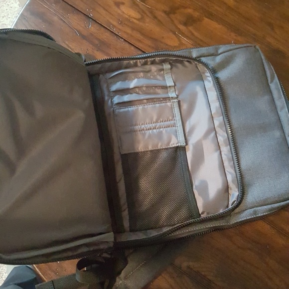 OGIO backpack with HPE logo - Picture 4 of 4